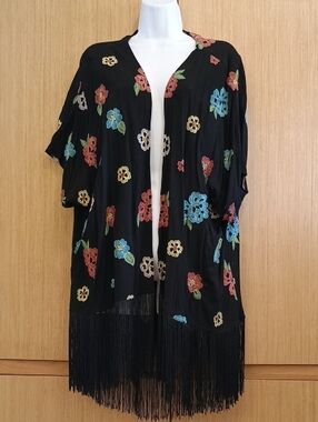 +SZ Torrid SZ 2/3 SS Black Duster with Coral Floral Embroidery